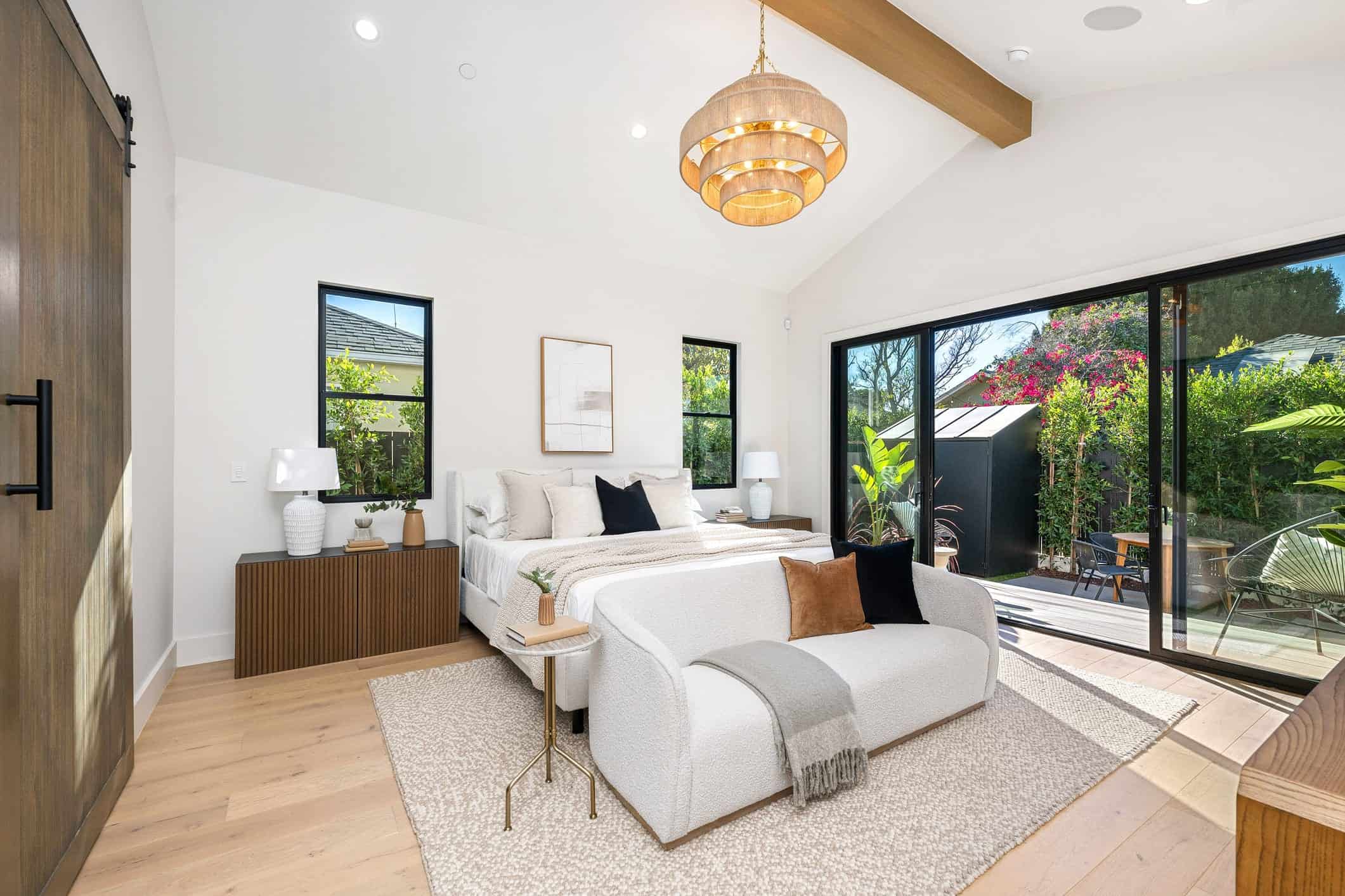 Luxury primary suite addition — Northern Virginia home by JBL Construct